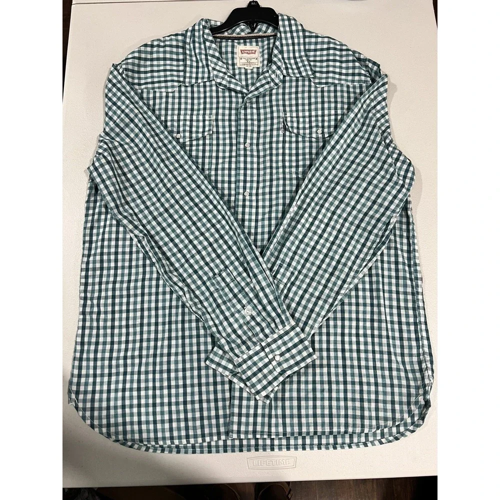 Levis levi green